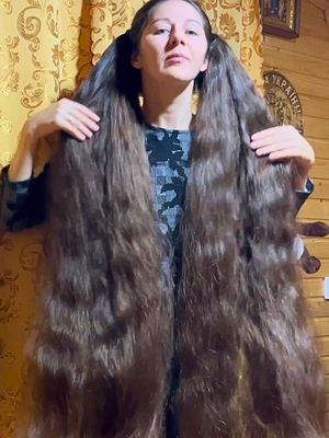 VIDEO - Massive pigtails and two heavy braids