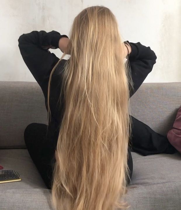 VIDEO - Selma&#x27;s brushing and braiding