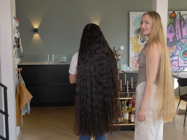 VIDEO - Two very impressive manes