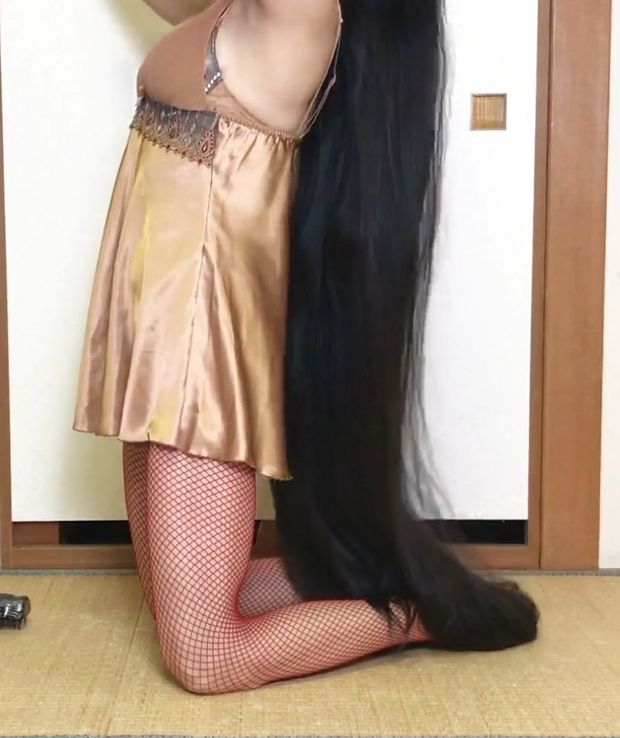 VIDEO - Extreme hair = Extreme hair play