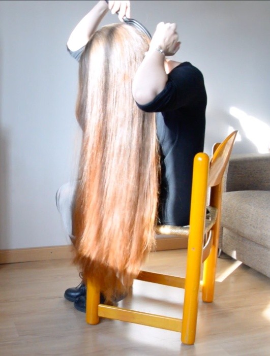 VIDEO - Thigh length hair brushing in chair