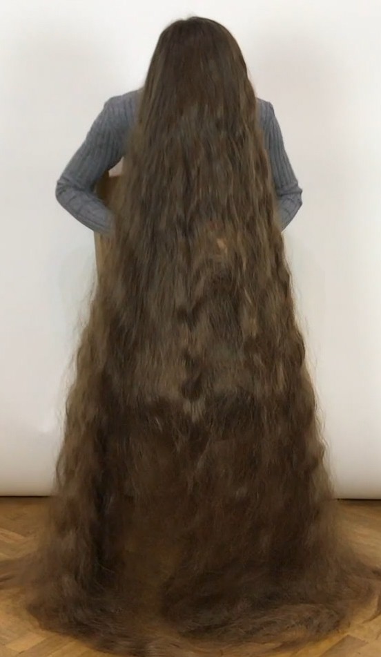 VIDEO - Hiding in hair