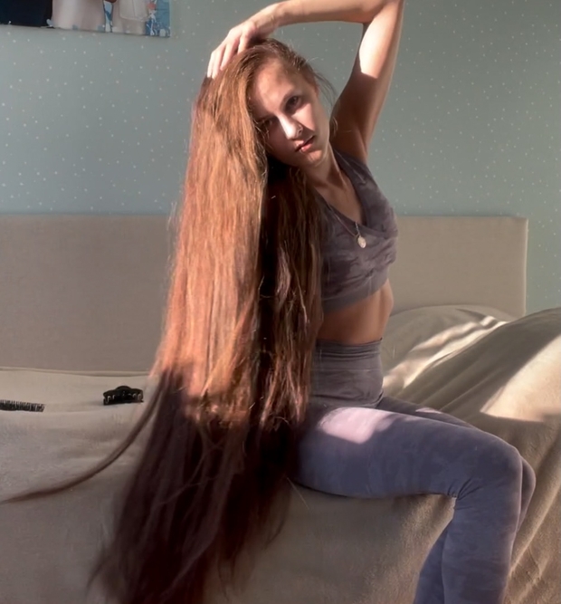 VIDEO - Kristina&#x27;s hair display show