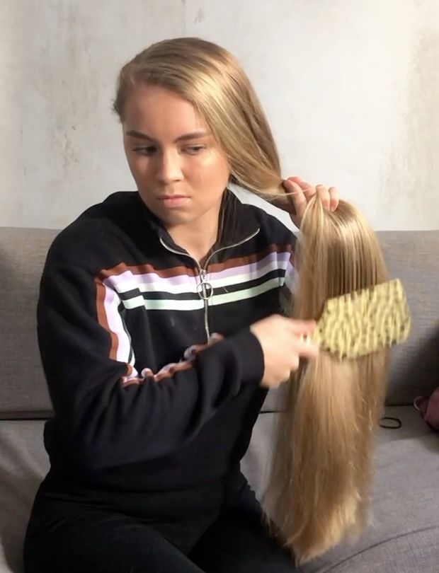 VIDEO - Selma&#x27;s brushing and braiding