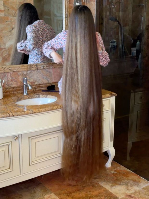 VIDEO - Extreme super thick and long hair