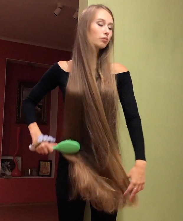 VIDEO - The ultimate ponytails