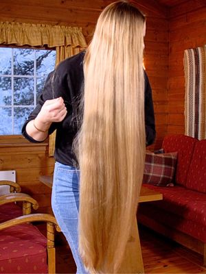 VIDEO - Outstanding blonde hair display and bundrops
