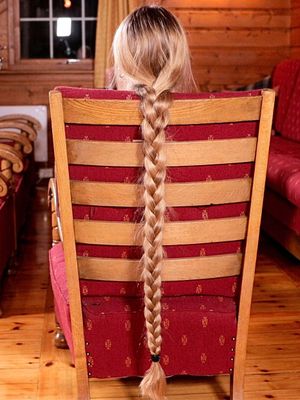 VIDEO - Perfect blonde braid sliding