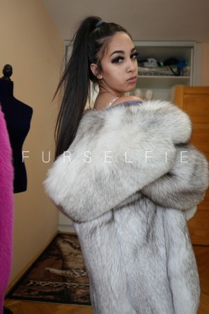 Gigi in blue fox fur coat pack#1 (152)