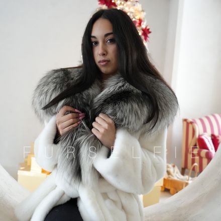 Big silver fox fur collar with snow-white mink