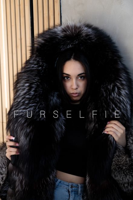 Gigi in a huge silver fox fur coat (328)