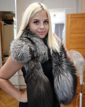 The first pictures with the new model - Introducing Ariana