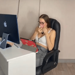 Freebie 3 - Russian streamer