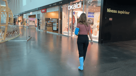 Sarah - Shopping - Video - 3