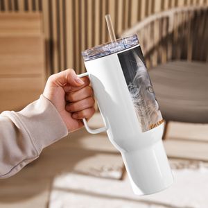 Tasse de voyage avec une poignée