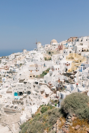 The Santorini and Mykonos Travel Guide