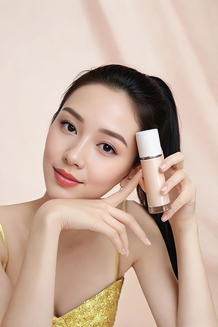 Model Cosmetic 15