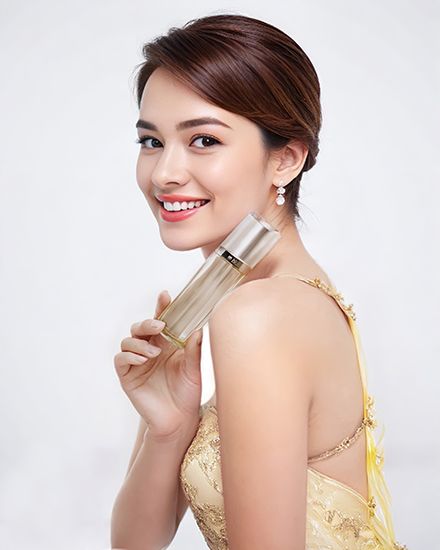 Model Cosmetic 10