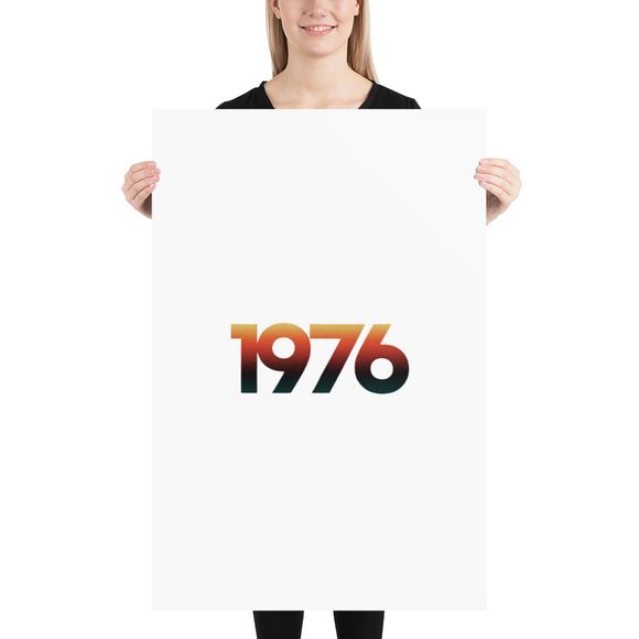 &quot;1976&quot;: A Retro Sunset Gradient &amp; Grain Typography Masterpiece
