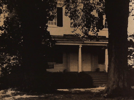 Ther Finds Valuable Relics on Business Trip