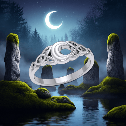 Celtic Knotwork Crescent Moon Ring, Size 6 and 7