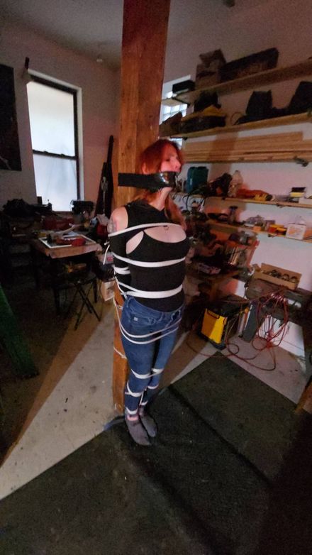 Madame Infini Pole Tied Photo Set 