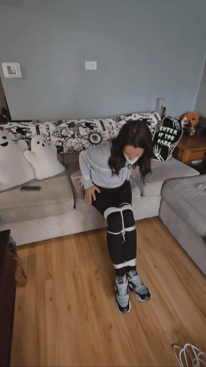 Megan Tied In Leggings &amp; Sneakers 