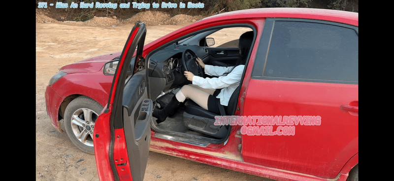 371 - Miss An Hard Revving and Trying to Drive in Boots