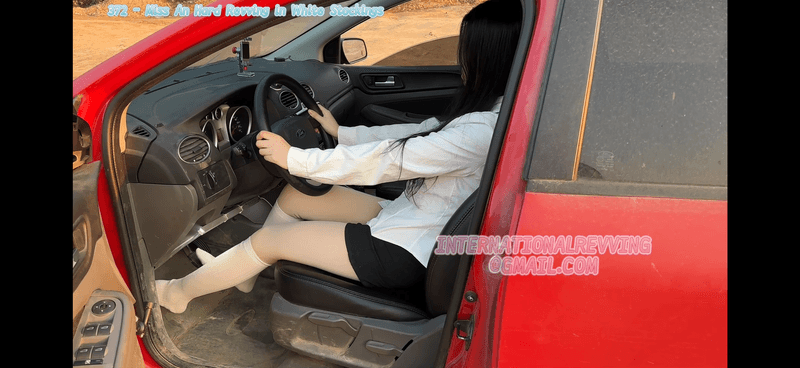 372 - Miss An Hard Revving in White Stockings