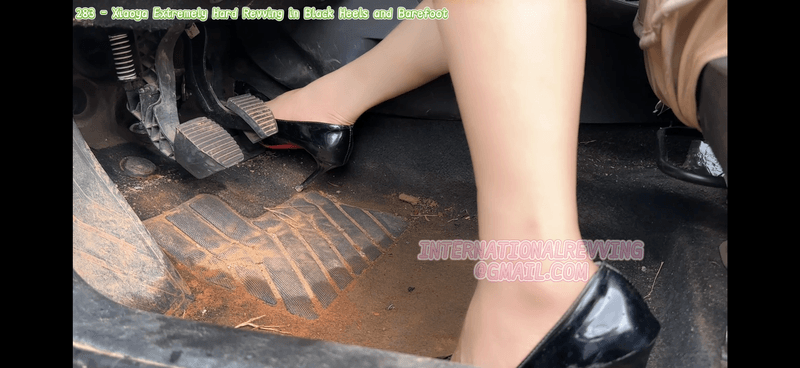 283 - Xiaoya Extremely Hard Revving in Black Heels and Barefoot