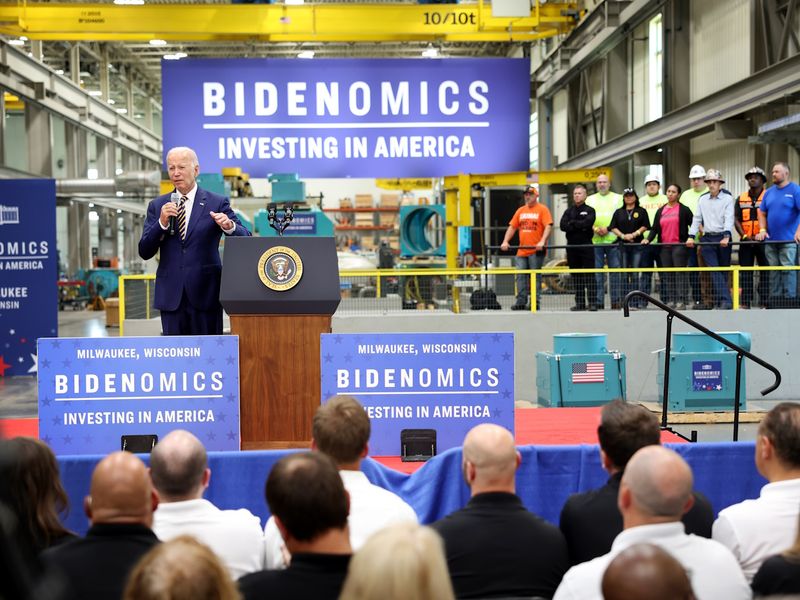 DP1114-Bidenflation-Aug_2023