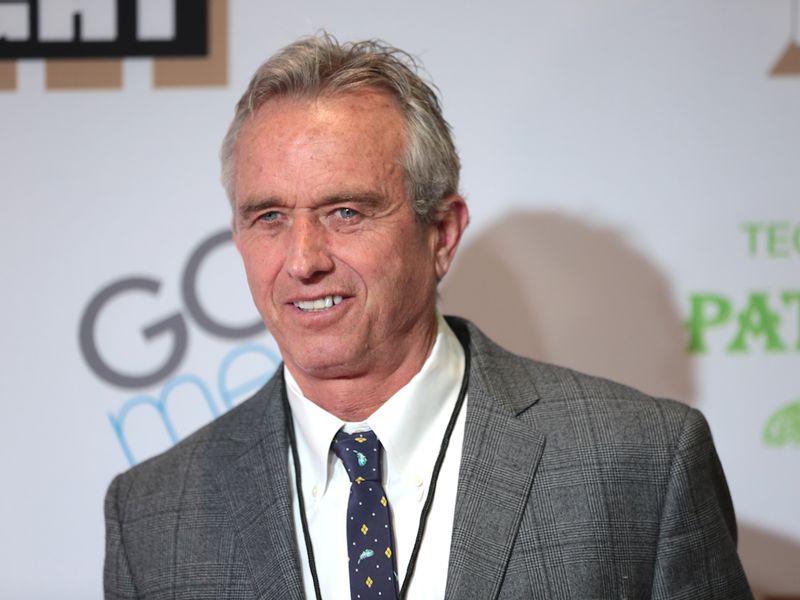 DP1118-Horserace-Oct 2023