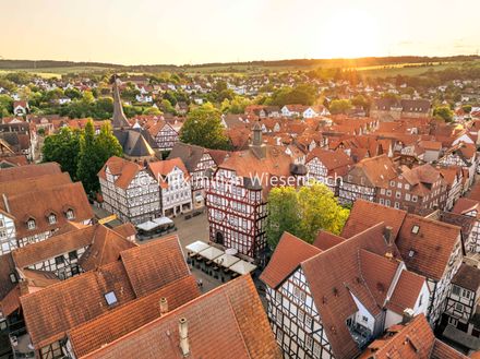 Sonnenuntergang über der Altstadt von Melsungen