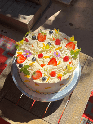 summer floral cake