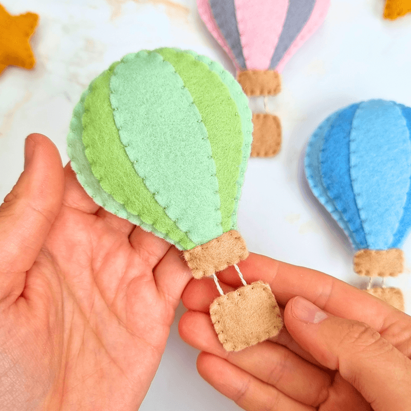 Felt hot air balloon ornament PDF sewing pattern, easy diy garlands and cute hanging decorations