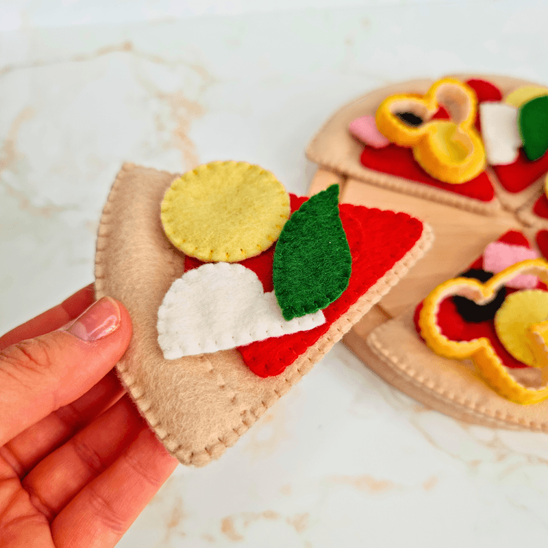 Felt 6-slice Pizza Playset PDF Sewing Pattern and Tutorial, pizza base, sauce, toppings