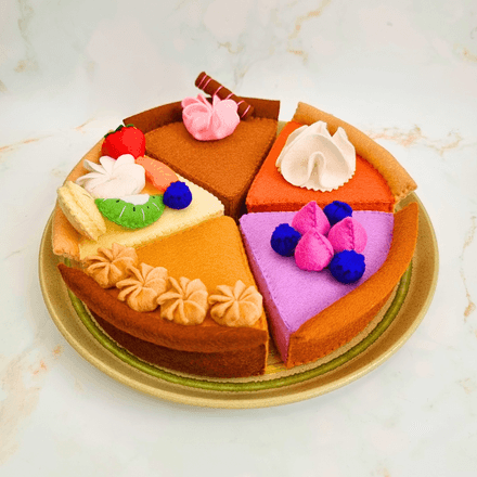 Felt 3D pie slice PDF pattern with tutorial, easy beginner friendly kids felt food pattern