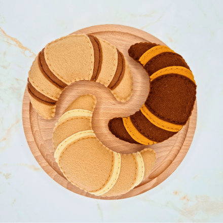 Felt French Croissant PDF Sewing Pattern, easy and beginner friendly 