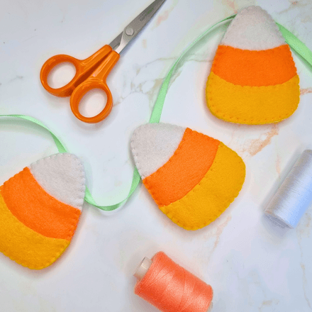 Sew your own felt Halloween candy corn garland - PDF sewing pattern with tutorial