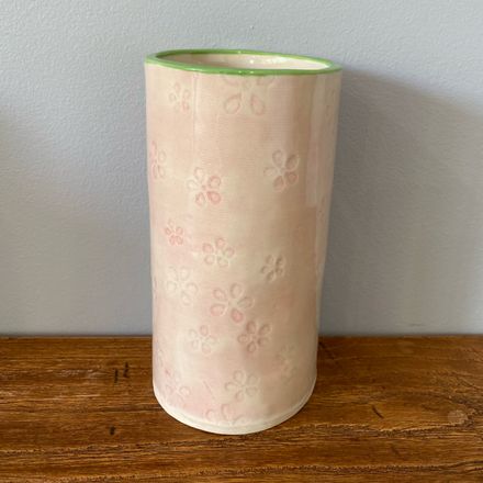 Pink daisy lace short vase with light green trim