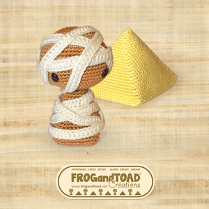 CHIBI Momie / Mummy - Egypte Pharaonne Pyramide / Egypt Pharaoh Pyramid - Amigurumi Crochet