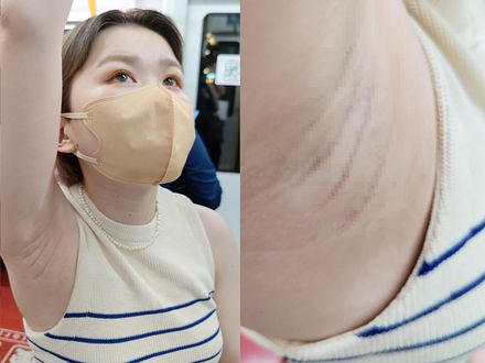 ノースリーブ女子の吊り革ジョリ腋を穴の開くほど超接写 Sleeveless girl&#x27;s armpit is photographed so close as to pierce a hole!