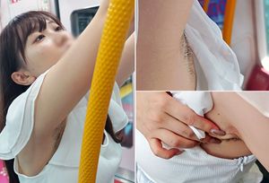 2度目の遭遇！ フリルの奥にチラ見えする美女の濃厚ジョリ腋を超接写