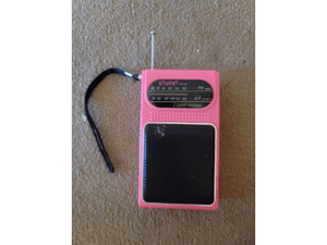 Street Beat Vintage Pink AM/FM Portable Radio w/ Antenna