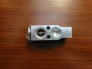 NEW 2005 Kia Sedona Minivan R134a A/C Expansion Valve EX-10160C - FRONT