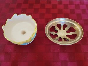 Silver Metal Soap Dish &amp; Baby Ducks Motif Footed Ceramic Bowl