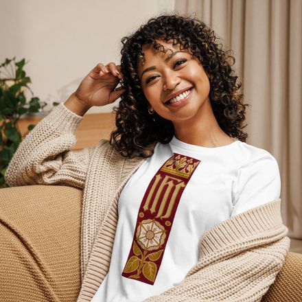 Women&#x27;s Relaxed T-Shirt, IHS Stripe With Crown and Monstrance, Red, yok2qk