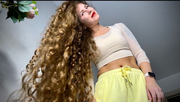 Alena's curly mane 18.50 min