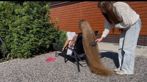 POV: you don’t know your friend is playing with your hair 17 min