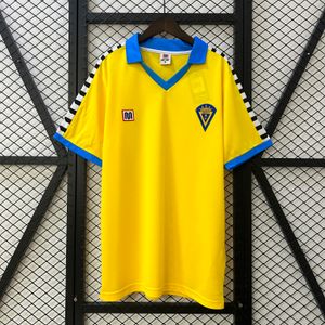 Cádiz 83/84 Primera equipación